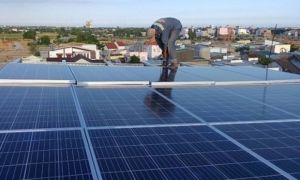Bộ Công Thương lo 'vỡ quy hoạch' nếu người dân được bán điện mặt trời mái nhà...