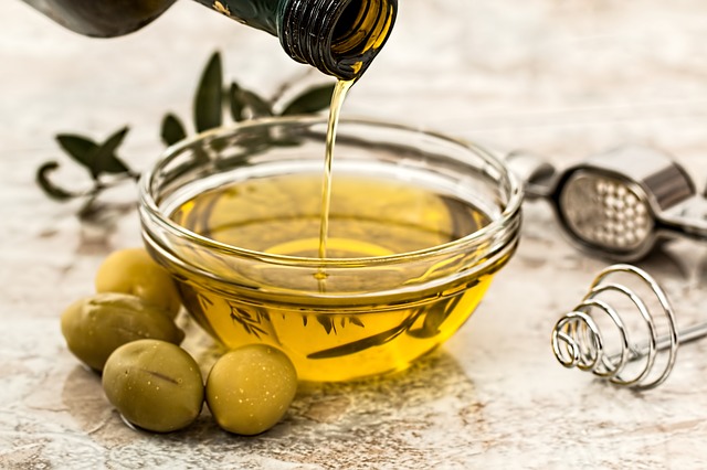 olive-oil-968657 640