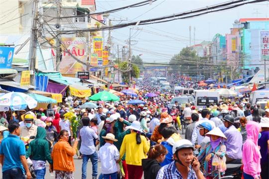 Toát mồ hôi xin lộc đầu năm - 1