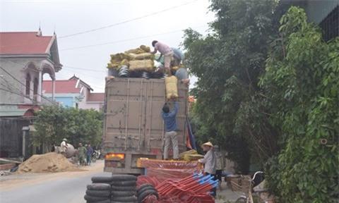 Chuyện lạ xứ Nghệ: Một xã 1.200 người sang Lào buôn đồng nát - 1