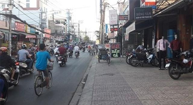 Bàng hoàng: Tên cướp vờ hỏi đường, “bắt cóc” con ngay trên tay mẹ - 0