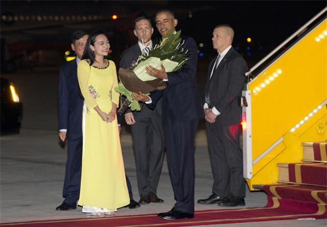 Gặp nữ sinh vinh dự được tặng hoa chào mừng Tổng thống Mỹ Obama tới Việt Nam - 0