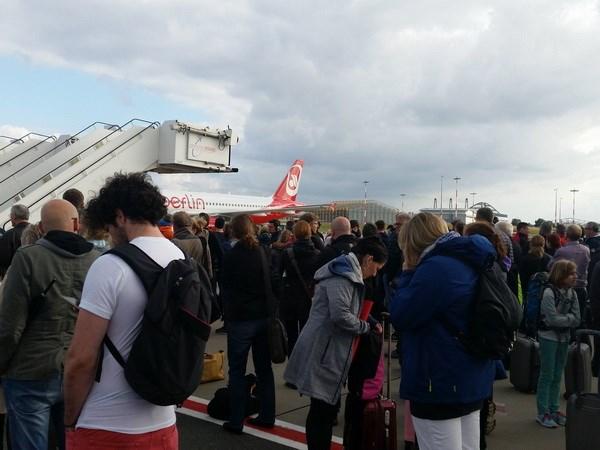 Hamburg: Máy bay của hãng hàng không Air Berlin bị đe dọa đánh bom - 0