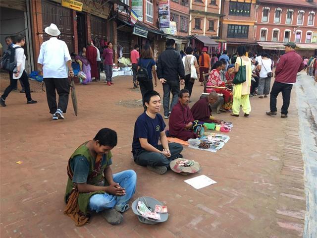 Một du khách người Việt đã thử đóng vai ăn xin ở Nepal nhận được kết quả bất ngờ - 2