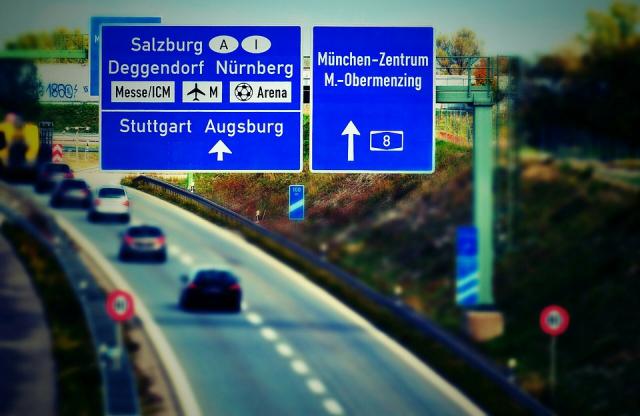 Cậu bé 12 tuổi ở Bamberg, bang Sachsen tự lái xe 200km thăm ông bà - 0