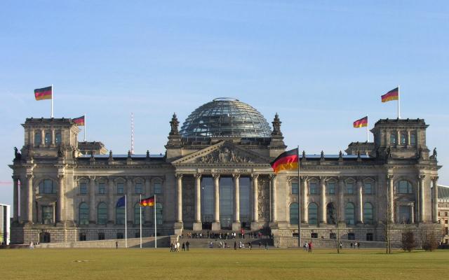 Tòa nhà Quốc hội Berlin từng bị đánh bom hụt? - 0