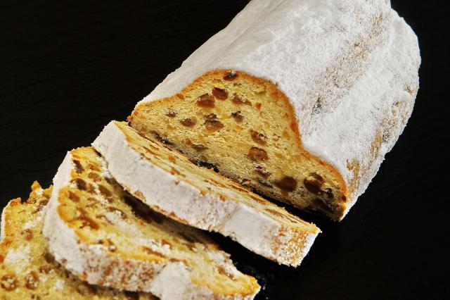 Tự làm món bánh Giáng sinh stollen kiểu Đức thơm ngọt - 1