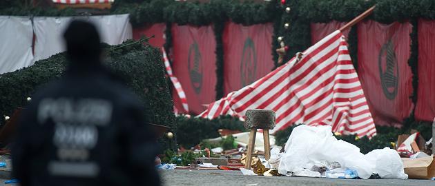 TIN NÓNG: Nghi phạm Anis Amri đâm xe tải ở Berlin vừa bị bắn chết ở Mailan, Italia - 0