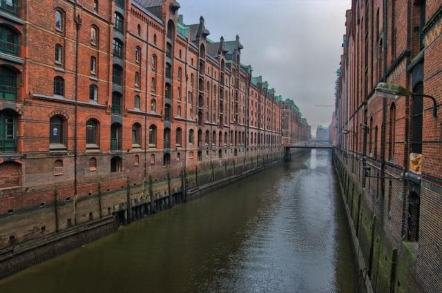 Speicherstadt - Khu nhà kho lớn nhất thế giới trong thành phố cảng Hamburg ở Đức - 9