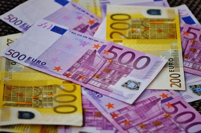 Đồng Euro vượt mặt USD,  leo đỉnh 6 tháng sau tuyên bố của Thủ tướng Đức - 0