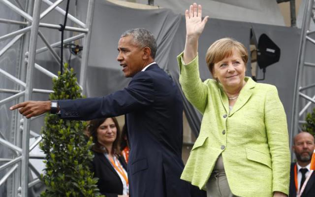 Hàng ngàn người Đức chào đón ông Obama tái ngộ bà Merkel - 1