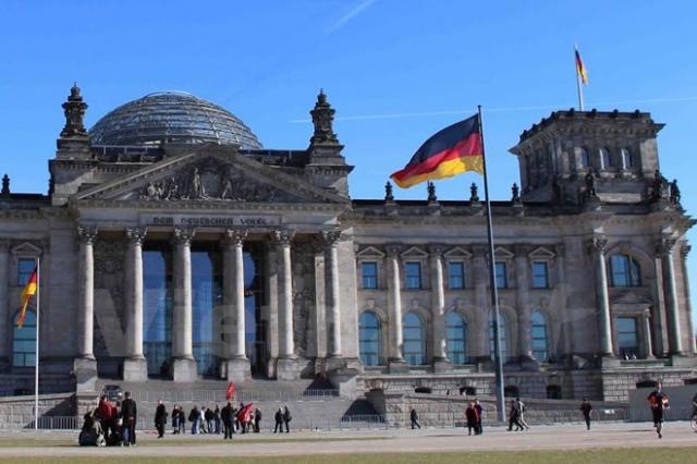 Berlin bắt đầu lôi kéo các Ngân hàng lớn trên thế giới sau Brexit - 0