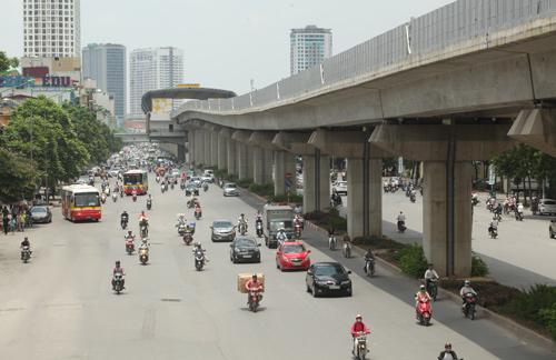 Những tuyến đường Hà Nội bị chặt cây xanh: Ngày ấy - Bây giờ - 11