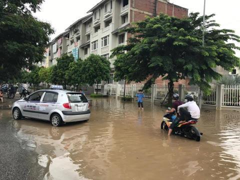 Biệt thự tiền tỷ HN ngập sâu: Nhà giàu nếm trái đắng - 1