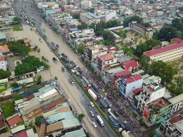  Những hình ảnh kinh hoàng khi bão số 10 đổ bộ: Bão quần thảo dồn dập, tơi tả Hà Tĩnh  - 2