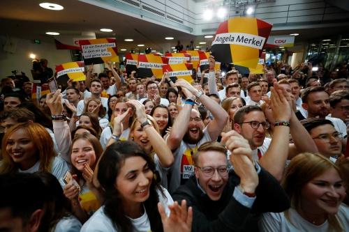 Bà Angela Merkel tiếp tục làm Thủ tướng Đức nhiệm kỳ 4 - 0