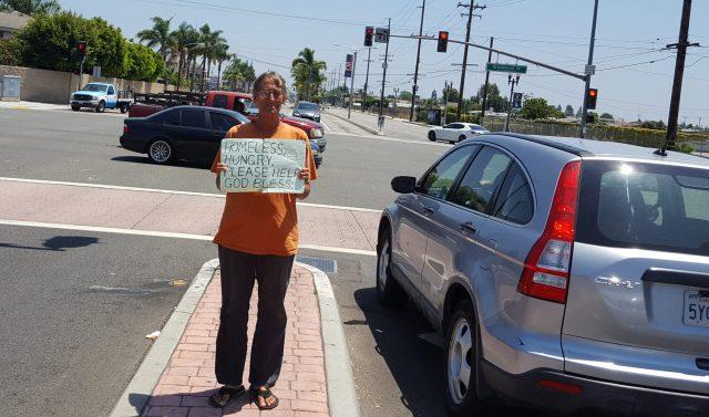 Homeless làm ăn khấm khá ở Little Saigon nhờ người Việt dễ dãi - 0