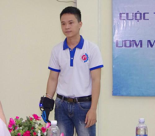 Chàng sinh viên Việt Nam chế tạo chiếc găng tay biết dịch ngôn ngữ, chuyển ký hiệu người câm điếc thành lời nói - 0