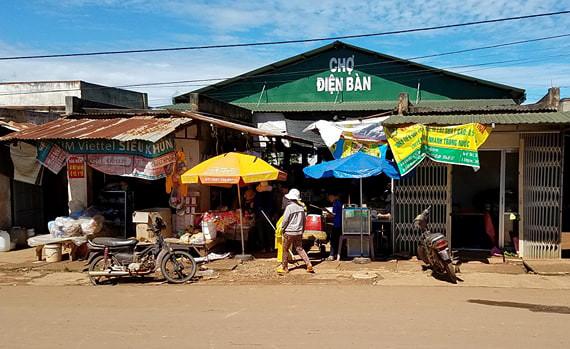 Trưởng công an xã đá thau cá: Tôi làm hơi quá, mong người dân bỏ qua - 1