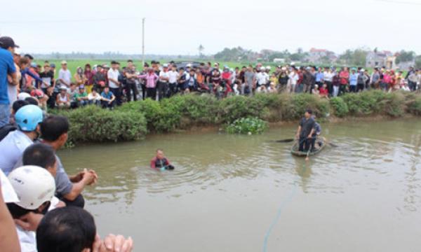  Vụ 4 người trong gia đình đuối nước: 3 nạn nhân tìm thấy cùng một chỗ, một cháu bé cứu lên gần bờ thì tử vong  - 0