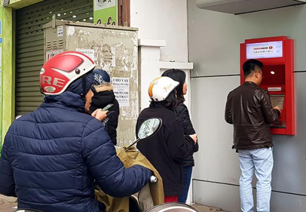 Nhiều ATM lại đứng hình dịp cận Tết - 1