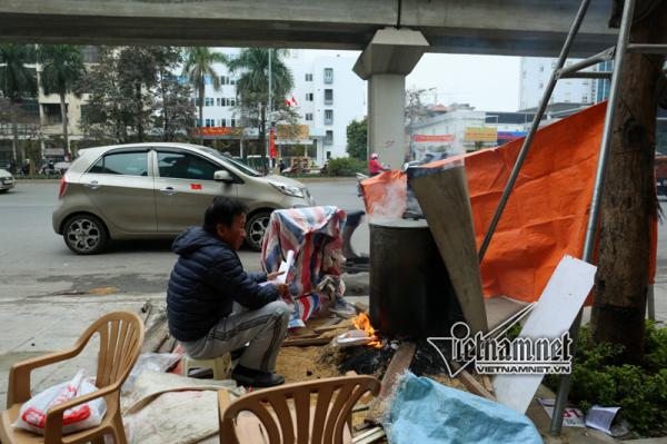 Nồi bánh chưng đỏ lửa khắp phố Hà Nội - 11