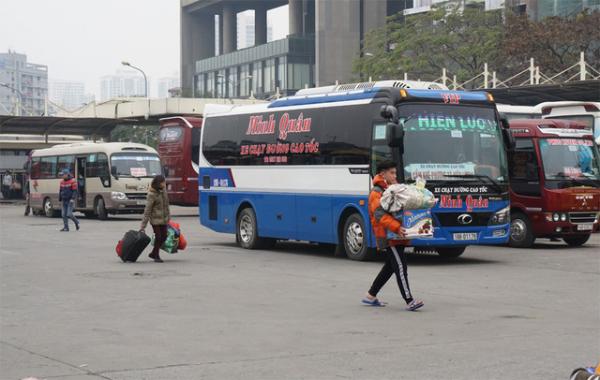  Hà Nội: Hàng vạn người đổ về quê, nhà bến khẳng định không nhồi nhét! - 7