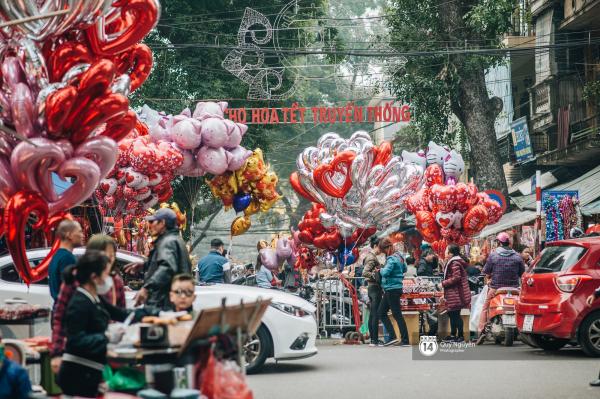 Buổi sáng cuối cùng của năm chẳng còn khói bụi hay dòng người tất tả ngược xuôi, Hà Nội bỗng bình yên đến lạ - 12