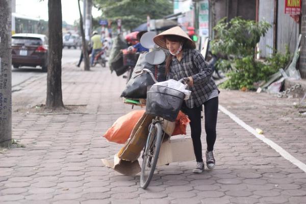 Cảm phục nghị lực phi thường của cô nữ sinh bán đồng nát để ‘mua’ ước mơ đại học - 2