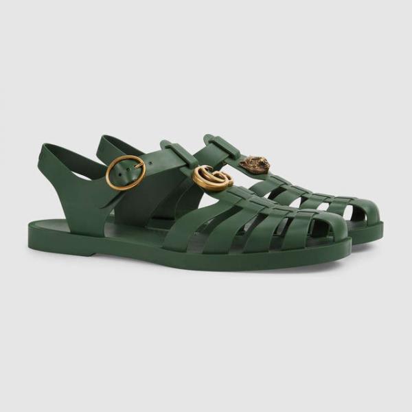 Có giá hơn 11 triệu nhưng hình như sandal của Gucci trông quá giống dép rọ bộ đội của nước ta thì phải - 1