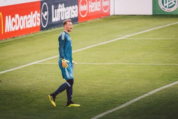 Manuel Neuer tái xuất ở trận Đức-Áo, chạy đà cho World Cup 2018 - 1