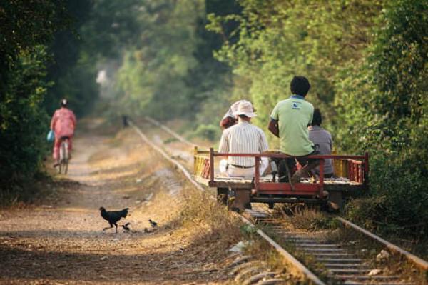 Những tuyến tàu hỏa nguy hiểm nhất thế giới - 2