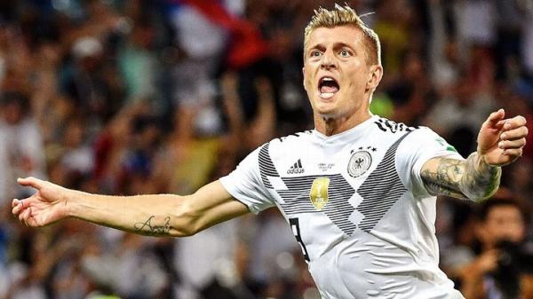 Xem lại bàn thắng “kinh điển” giải cứu tuyển Đức của Toni Kroos qua ảnh - 0