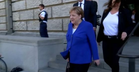 42 1 Thu Tuong Angela Merkel Da Phai Nhuong Bo Trong Van De Di Dan