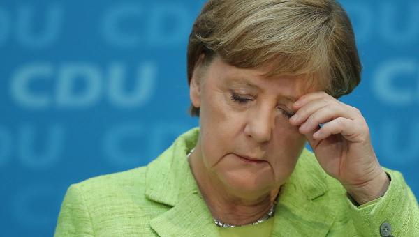 Cơn bão trong lòng nước Đức: Lối đi nào cho Thủ tướng Merkel? - 0