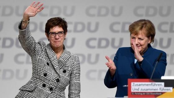 42 1 Ba Kramp Karrenbauer Ke Nhiem Thu Tuong Duc Angela Merkel