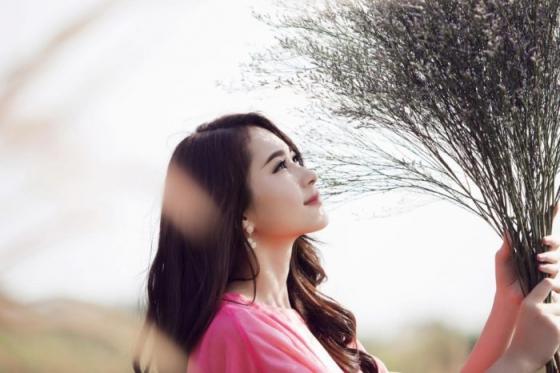 42 2 Tran Gian Ba Nghin Viec Dung Dung Mot Nu Cuoi