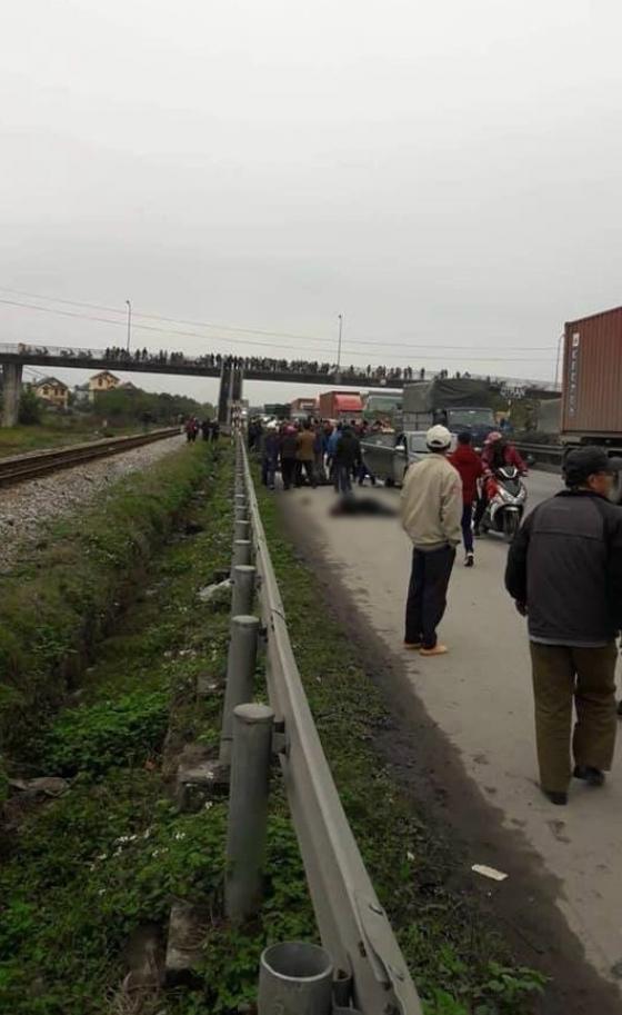 42 2 Hai Duong Xe Tai Lao Vao Doan Di Vieng Nghia Trang Liet Si 8 Nguoi Chet 3 Nguoi Bi Thuong Nam La Liet Tren Duong