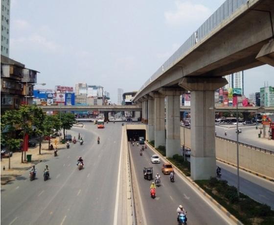 42 2 Ha Noi Dinh Cam Xe May Tren Duong Le Van Luong Hoac Nguyen Trai