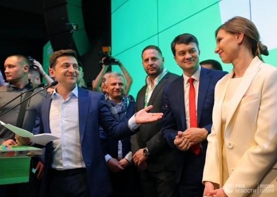 42 7 Tong Thong Tuong Lai Cua Ukraine Vladimir Zelensky La Ai