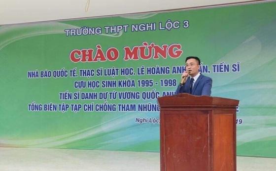 42 6 Nhung Viec Lam Bat Minh Cua Nha Bao Quoc Te Le Hoang Anh Tuan