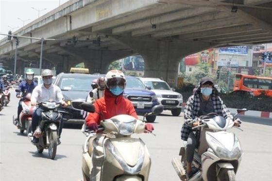 42 2 Ha Noi Nang Nhu Chao Lua Nhiet Do Ngoai Troi Co Luc Gan 60 Do C