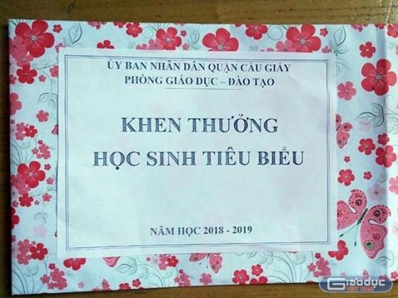 42 1 Ha Noi Hoc Sinh Gioi Soc Khi Len Nhan Phan Thuong La Mot To Giay