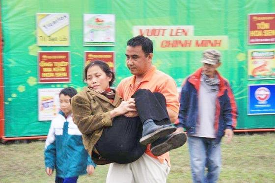 42 1 Su Ha He Cua Ngoc Trinh Va Long Tu Trong Cua Quyen Linh Khi Bi Chi Trich