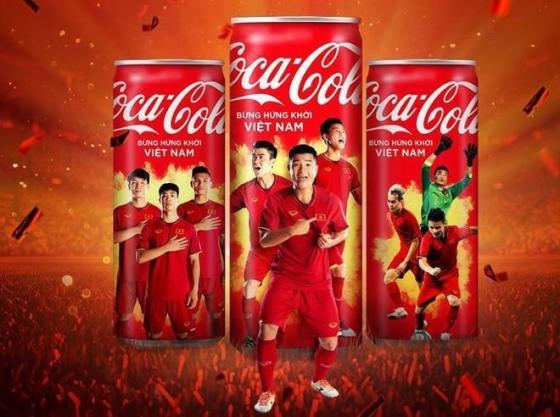 42 1 Don Vi Treo Quang Cao Mo Lon Viet Nam Cua Coca Cola Bi Phat 25 Trieu