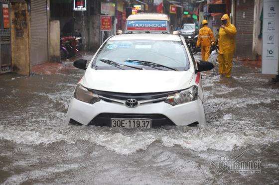 42 3 Pho Ha Noi Ngap Nuoc Cuon Cuon Xe Hop Bang Bang Re Song