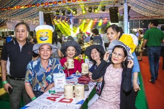 42 1 Trai Nghiem Van Hoa Duc Dac Sac Qua Le Hoi Bia Duc Oktoberfest Viet Nam 2019