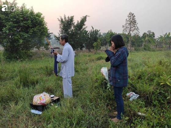 42 5 Nhoi Long Canh Nguoi Me Guc Dau Vao Xe Cap Cuu Khoc Ngat Lien Tuc Goi Ten Con Trai Nghi Bi Sat Hai O Ha Noi