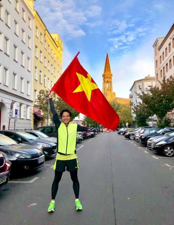 42 4 Nguoi Viet Ram Ro Chi Hang Chuc Trieu Dong Chay Berlin Marathon O Duc