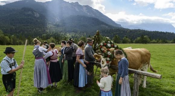 42 4 Alpenwelt Karwendel Thung Lung Bi Mat Cua Nuoc Duc